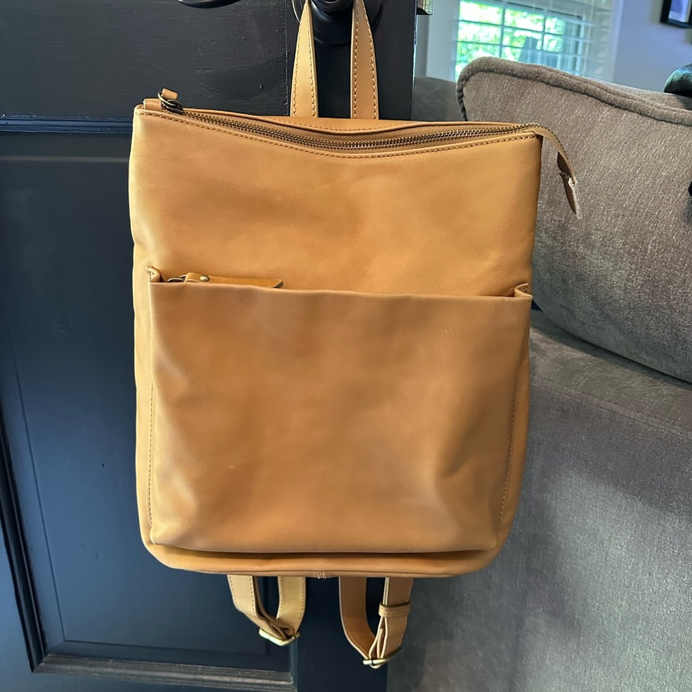 Andar “Addison” backpack in Sand.